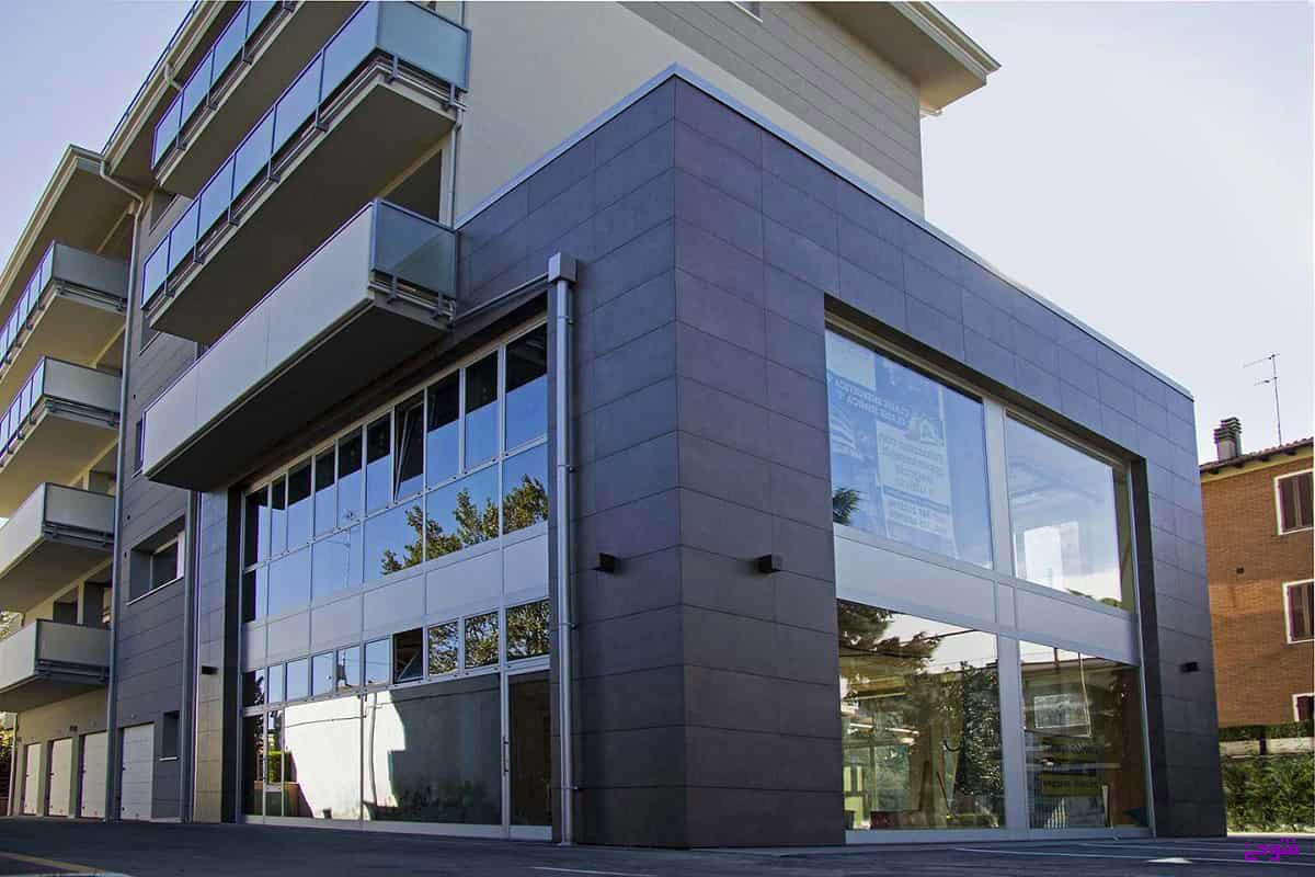 پرسلان در نمای ساختمان