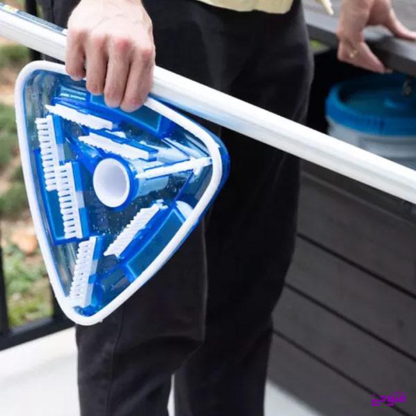 نحوه جارو کردن استخر