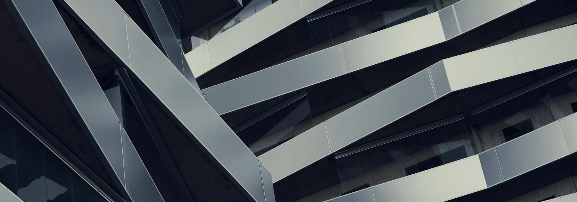 همراه حرفه‌ای در مسیر ساخت‌وساز